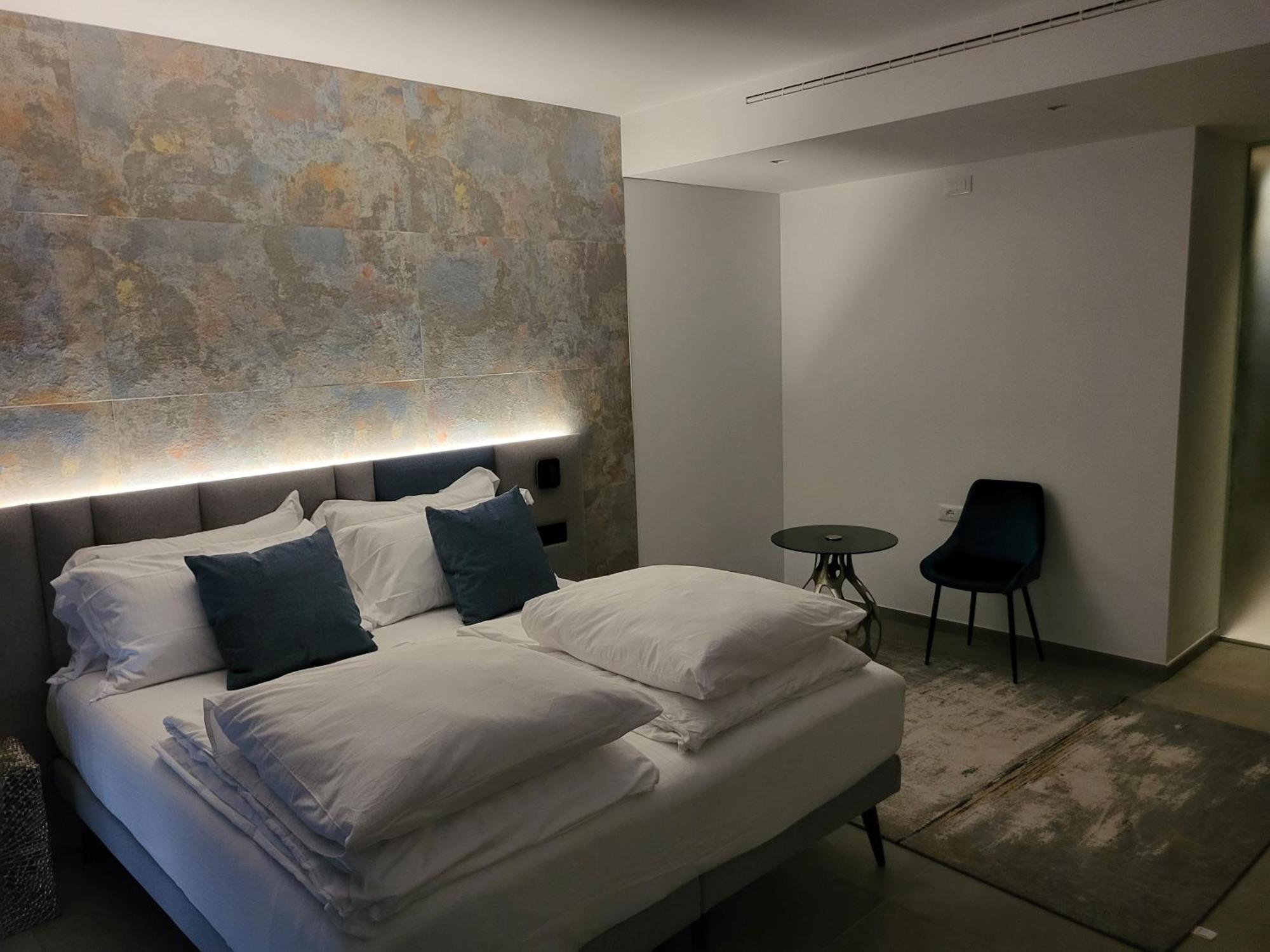 Attilio High Living Suites - Adults Only Torri Del Benaco Zimmer foto