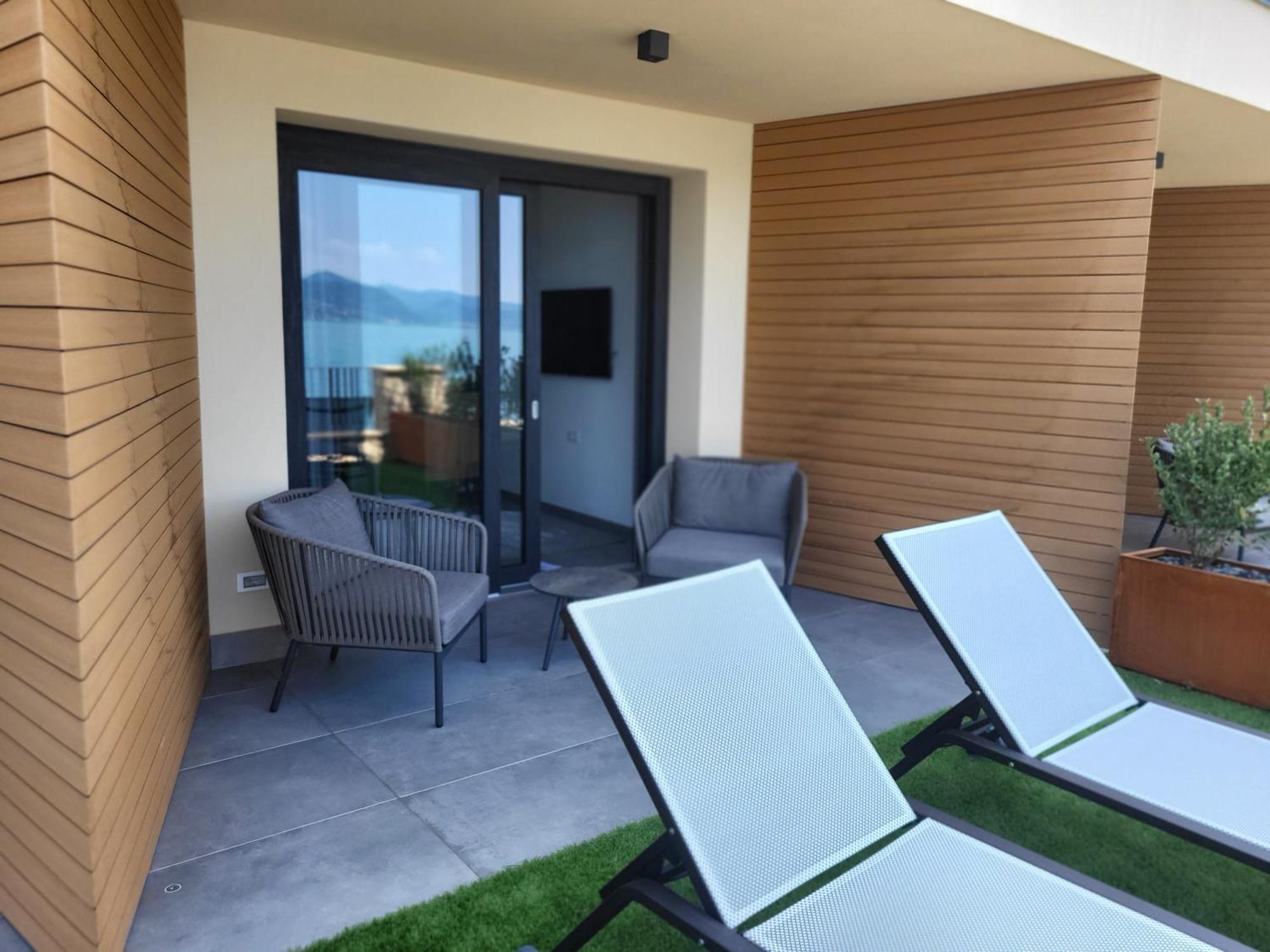 Attilio High Living Suites - Adults Only Torri Del Benaco Zimmer foto