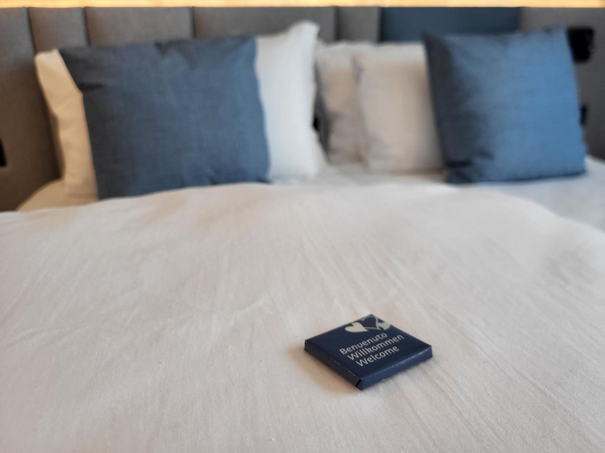 Attilio High Living Suites - Adults Only Torri Del Benaco Zimmer foto