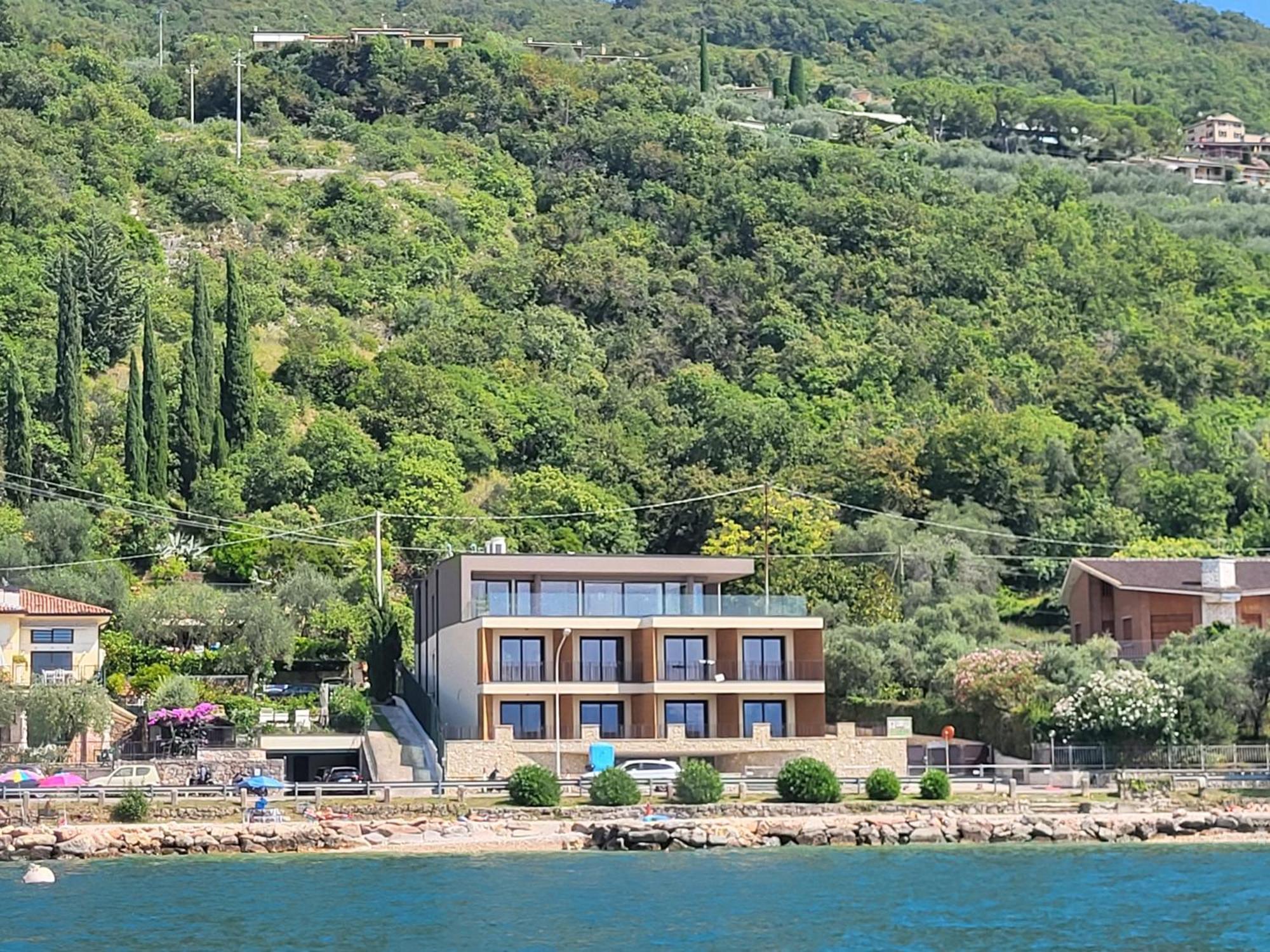 Attilio High Living Suites - Adults Only Torri Del Benaco Exterior foto